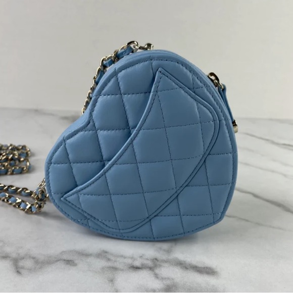 CHANEL Lambskin Quilted CC In Love Heart Clutch With Chain Crossbody Bag - Picture 4 of 5